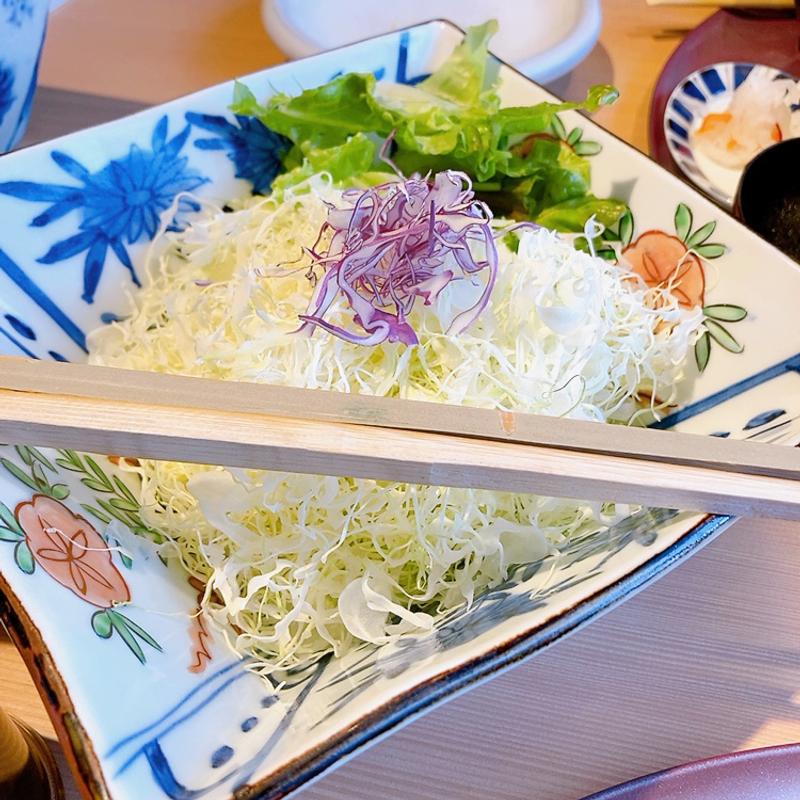 朝取れキャベツ（サービスランチ）(とんかつ日刈り)