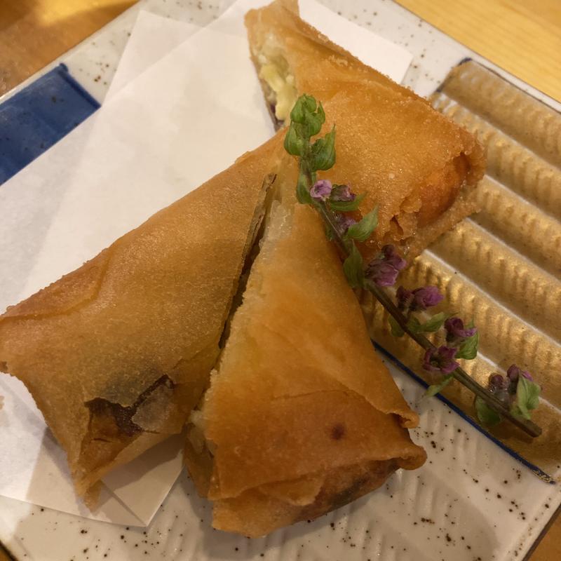 さつまいもとクリームチーズの春巻き(大衆すし酒場不二子)
