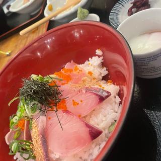 海鮮丼(ハナレノミカジノバ)