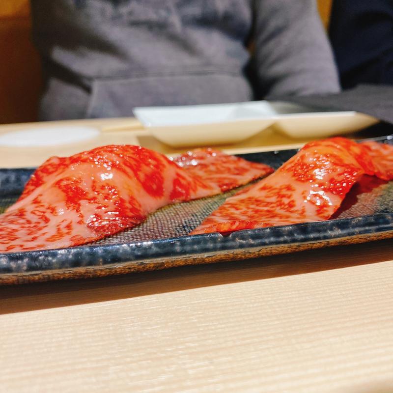 サーロインの炙り握り（2貫）(焼肉木村)