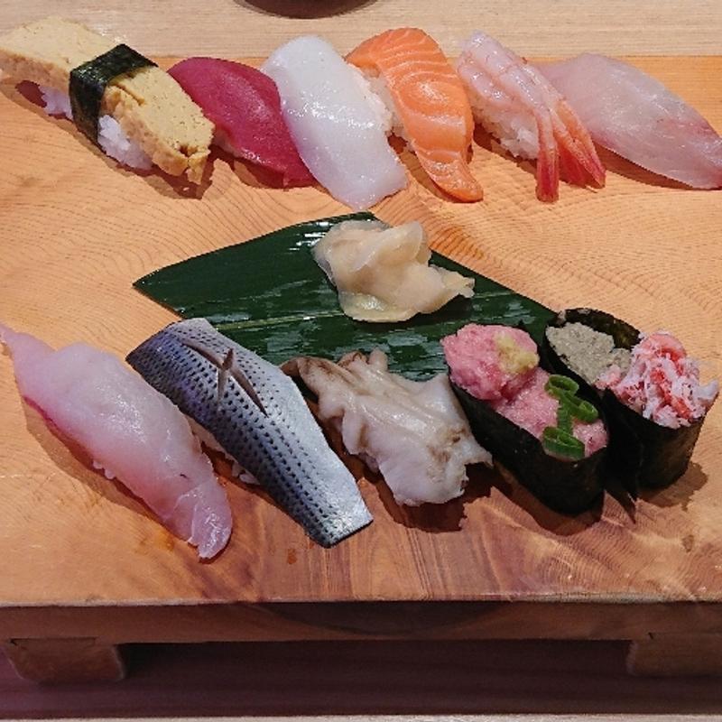 金沢板前おまかせ握りセット(味噌汁付)(もりもり寿し 東急百貨店たまプラーザ店)