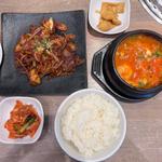 肉野菜炒&純豆腐チゲ定食(焼肉・韓国料理 KollaBo)