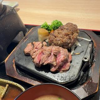 牛肩ロースステーキとホルモンハンバーグ定食(ステーキの店吉備)