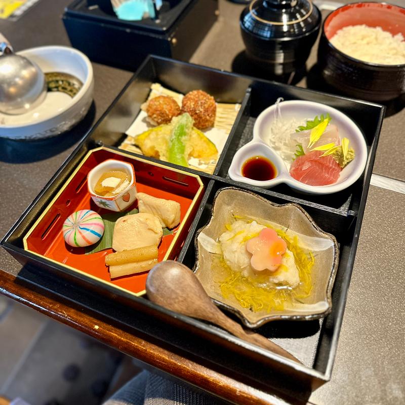 四仕切り松花堂御膳(味喰笑羽曳野店)