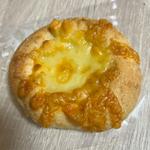 ダブルチーズパン(パンとおやつ 奥阿賀コンビリー)