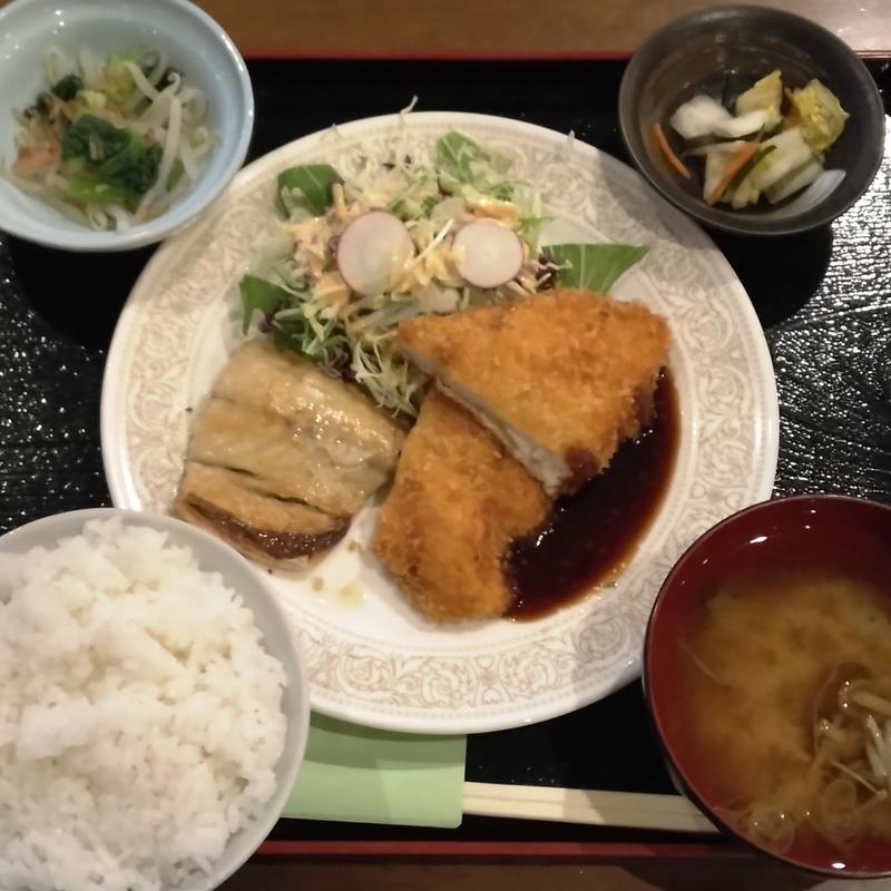 Aランチ(樹の下で )