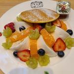 フルーツパンケーキ