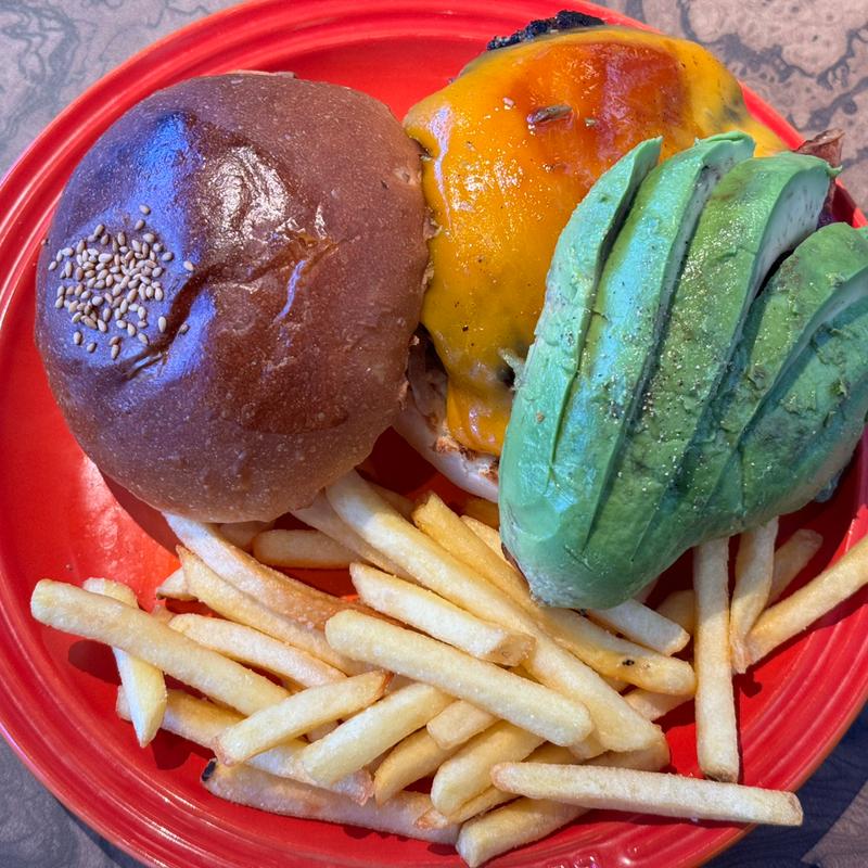 アボカドベーコンチーズバーガー(Beef Dining 和牛特区)