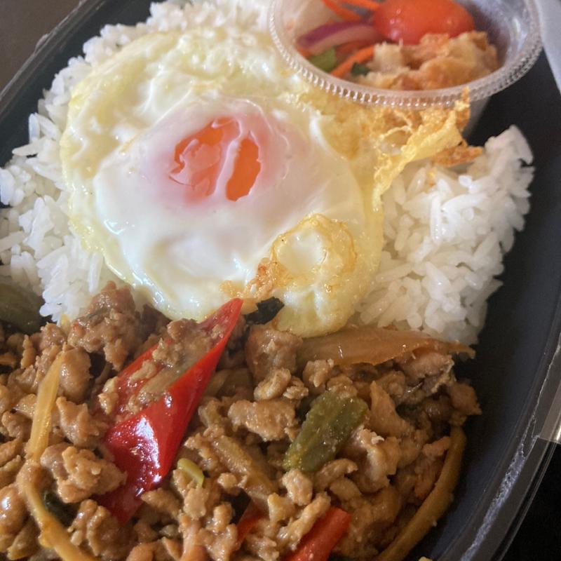 鶏ガパオライス(レムシンデリ)