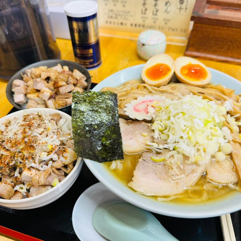 手打ちチャーシュー中華そば大盛り＋味玉＋メンマ＋半ライス＋ライス(中華そば 香十)
