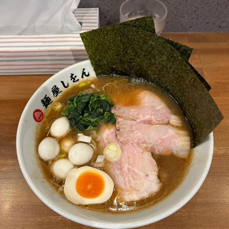 家系ラーメン(麺屋　しをん)