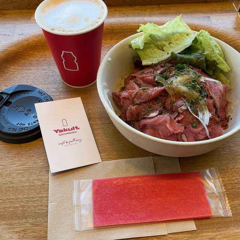 ローストビーフ丼(ヤクルトサービスセンター御本丸 カフェ＆ギャラリー エステサロン)