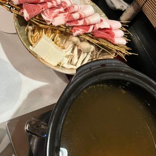 イノシシとキノコ鍋(多満喜 （タマキ）)