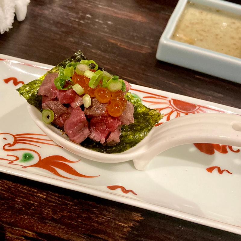 ひとくち炙りユッケ イクラ乗せ(３９０円均一焼肉 金星 本町店)