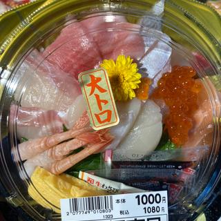 特上海鮮丼(ふくやたべごろ百旬館 博多の食材市場)