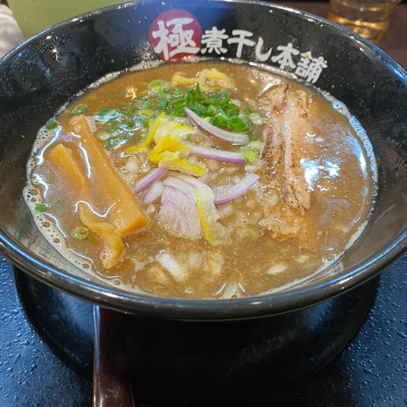 煮干し豚骨ラーメン(極煮干し本舗 久喜店)
