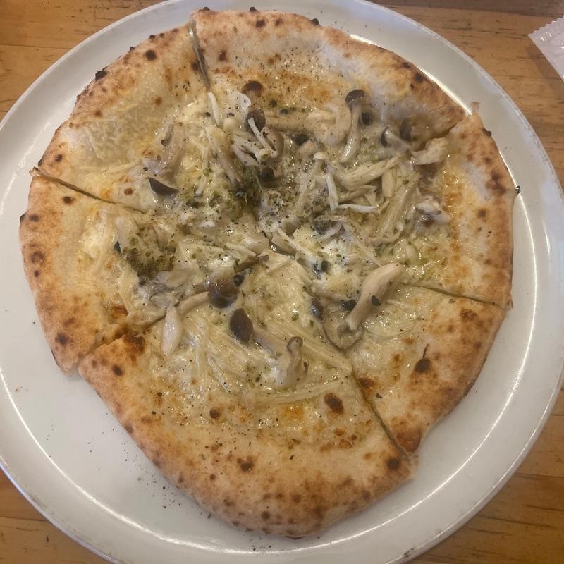 アーリオ エ パンナ(Pizzeria ALLORO ピッツェリア アッローロ)