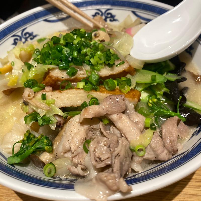 デラックスきのこちゃんぽん(天然かき氷＆フルーツパフェとちゃんぽん たち花)