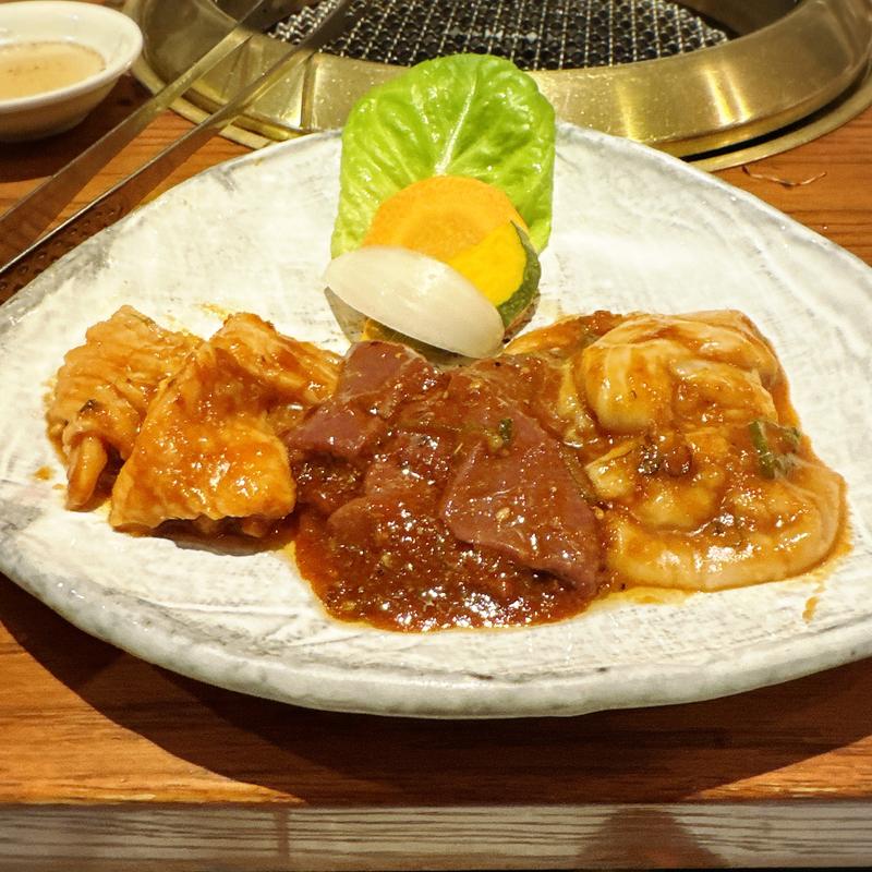 ホルモン焼き 3点盛り(洙苑)