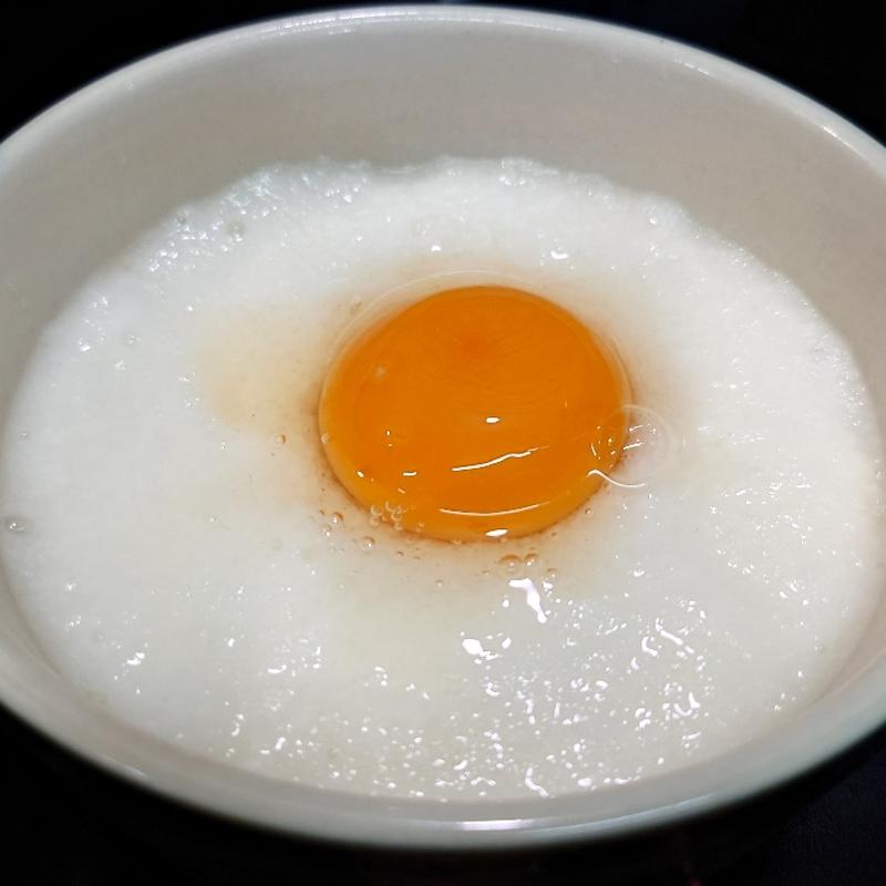 すきやきみたいにつけて食べるとろろ(自家製麺 工藤 )