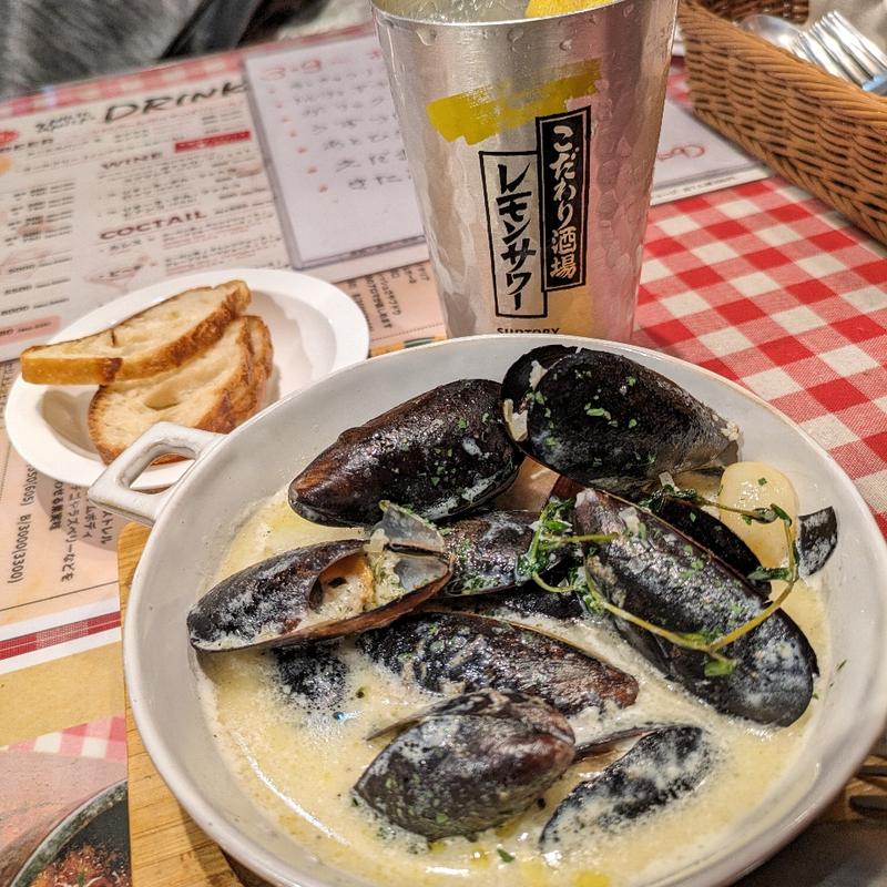 ムール貝のガーリック炒めミルク蒸し(Garlic Mania ガーリックマニア)