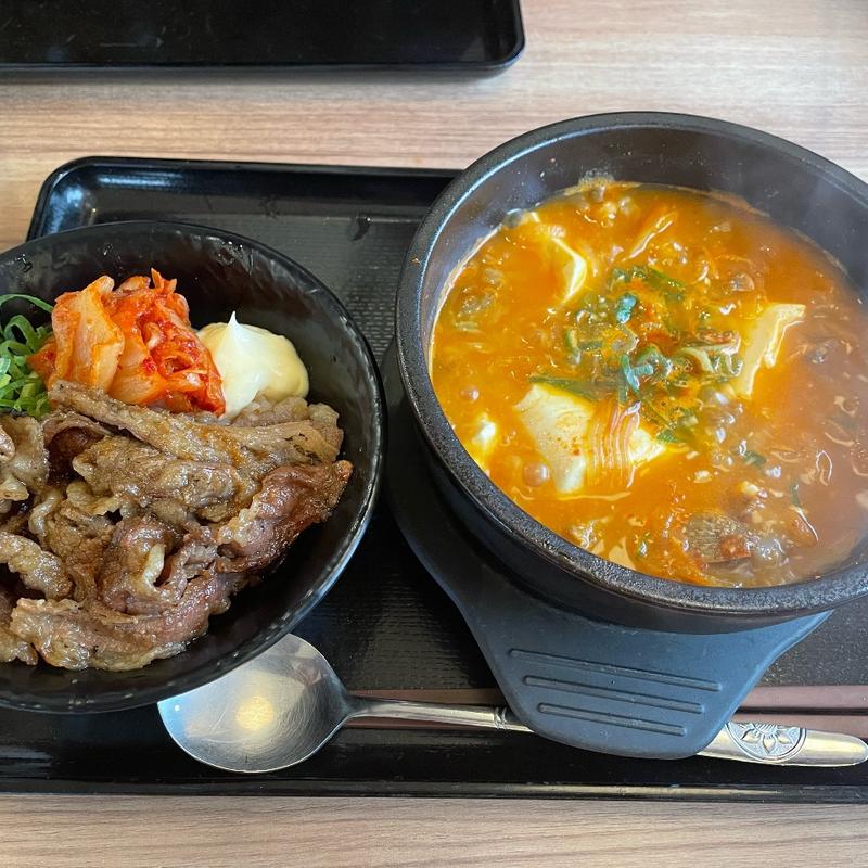 純豆腐(韓丼八女)