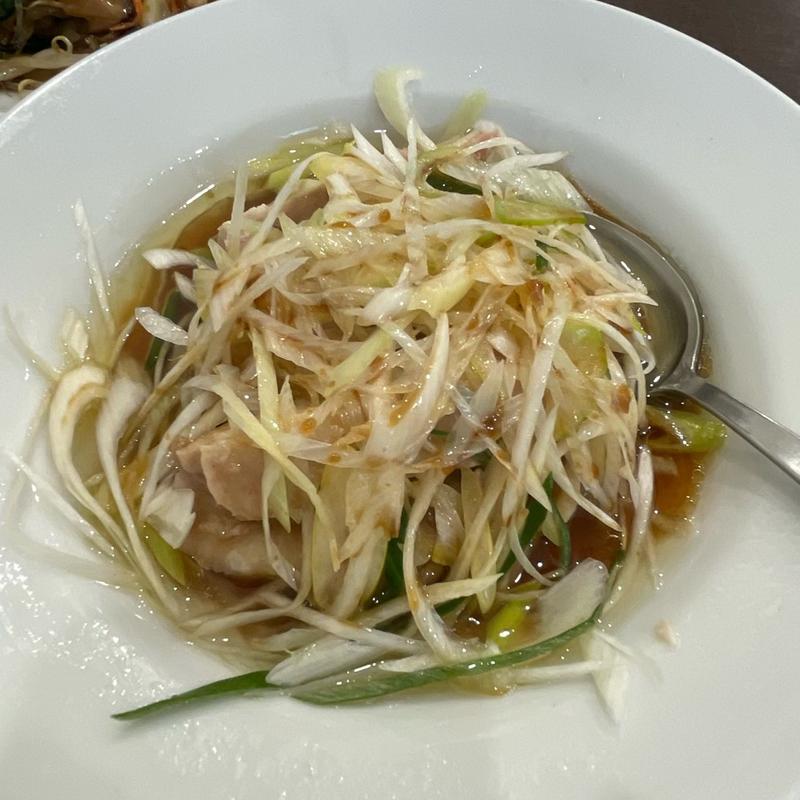 葱油鶏 蒸し鶏特製ソースがけ(許厨房(キョチュウボウ))