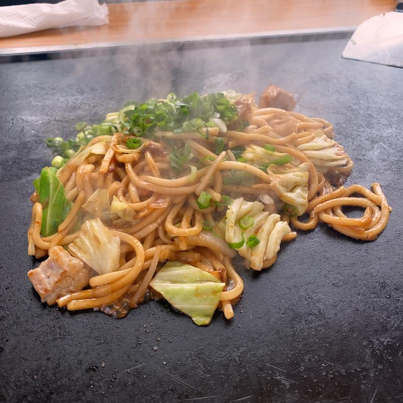 ホルモンの焼きうどん醤油風味　大(美佳味 家原寺店)