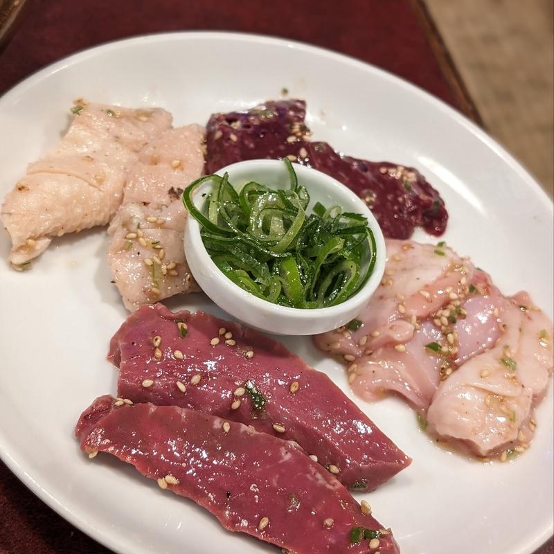 お楽しみホルモン（+生ビール）(肉の田じま Nikuno Tajima)