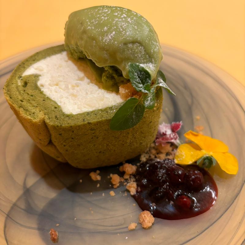 北参道ロールケーキと抹茶アイス(TRATTORIA FILARE トラットリア フィラーレ)