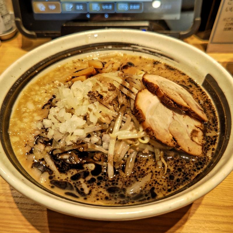 黒麻由ラーメン(札幌味噌ラーメン アウラ)