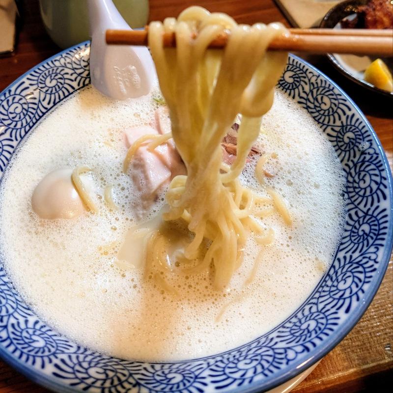 濃厚鶏白湯ラーメン(鶏そばAkari)