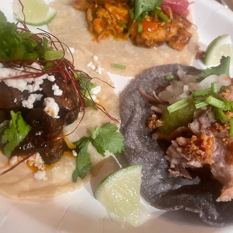 タコス ポーク チキン マッシュルーム(bar nargo)