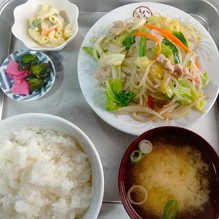 野菜炒め定食(松楽食堂)