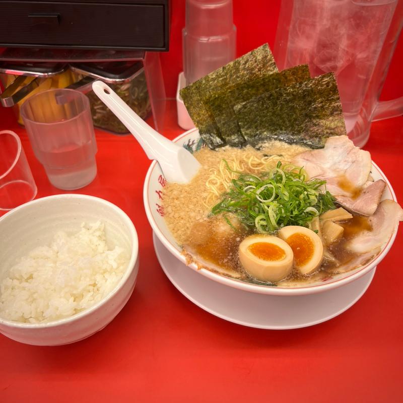 特製醤油全部のせラーメン　ライス(京都北白川ラーメン魁力屋 竹ノ塚店)