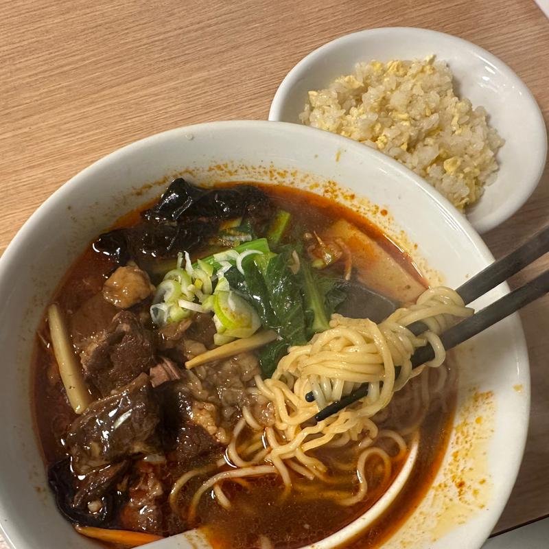 台湾マーラー牛肉麺(中国家庭料理 楽亭)