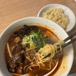 台湾マーラー牛肉麺(中国家庭料理 楽亭)