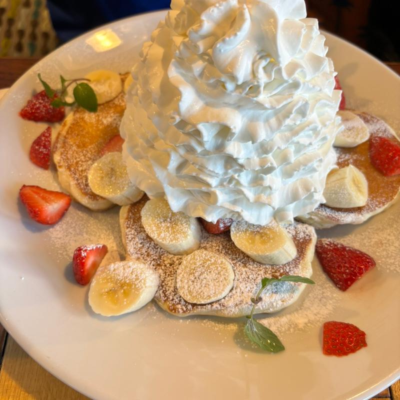 ストローベリーバナナパンケーキ(コナズ珈琲　太田)