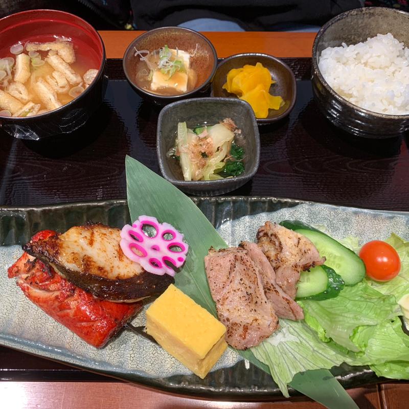 銀ダラが入った3種盛り定食(太市食堂 イーアス春日井店)