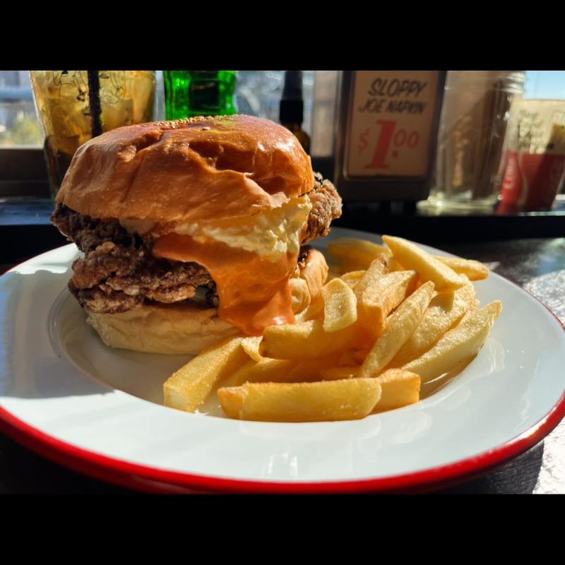 キングギドラバーガー(McLean-OLD BURGER STAND-)