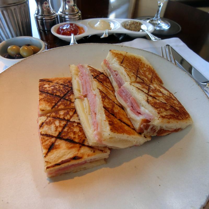 ハムとチーズのトースト(ザ・ロビーラウンジ／シャングリ・ラ 東京)