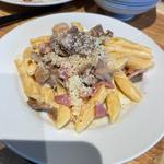 カニ＆ステーキ＆日替りパスタのメイン3種とハーフブッフェ
