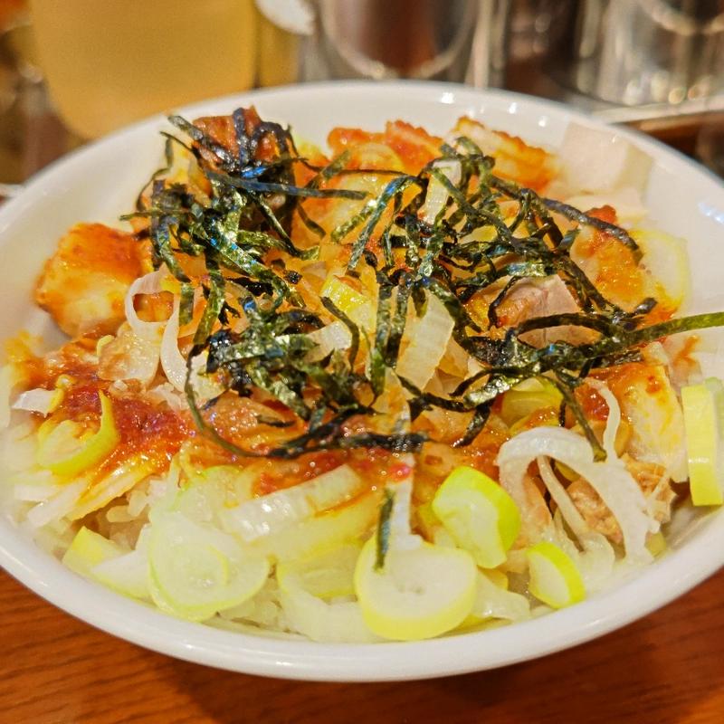 ピリ辛ネギチャーシュー丼(横浜家系ラーメン銀家 伊勢佐木町店)