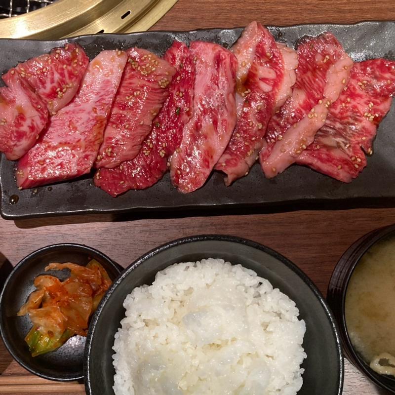 和牛カルビランチ(大盛).(焼肉おくう 武蔵新城店)