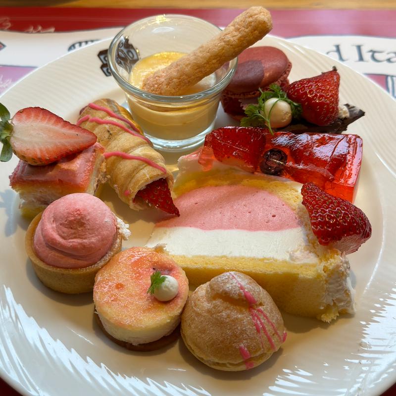 SOCOスイーツブッフェ「神戸いちごコレクション2024」(ダイニングカフェ SOCO)