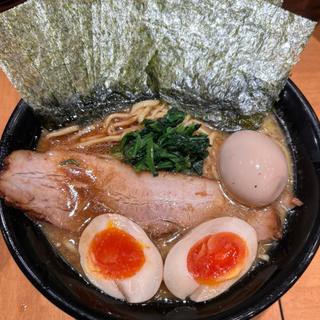 特製ラーメン(横濱家系らぁめん 辻田家 小山本店)