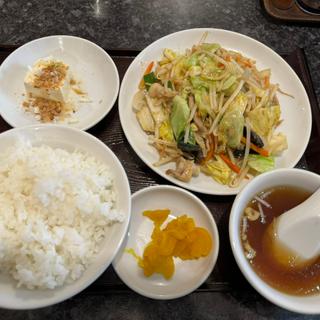 肉野菜炒め定食(中華料理 天陽)