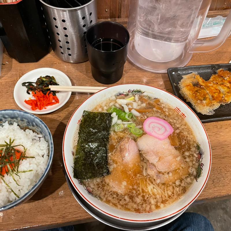 醤油ラーメン　背脂あり(麺家 日之出)