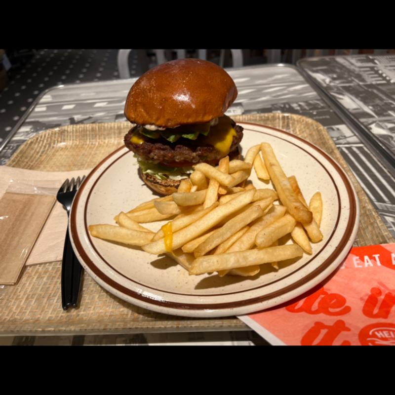 (J.S. BURGERS CAFE 新宿店 （J.S.バーガーズ カフェ 【旧店名】STANDARD BURGERS）)