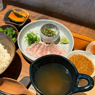 濃厚胡麻ダレの鯛茶漬け定食(yuzuki)